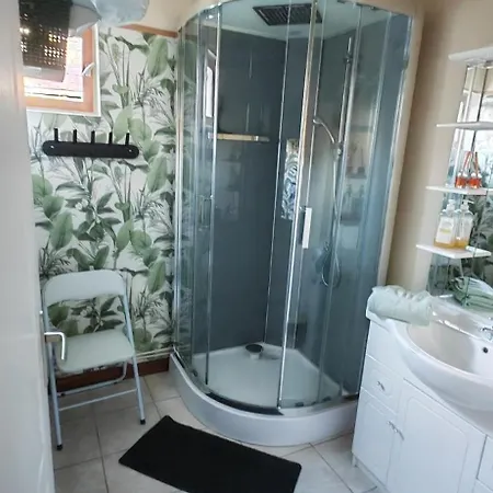 Du Lavoir, 4 Personnes Maxi